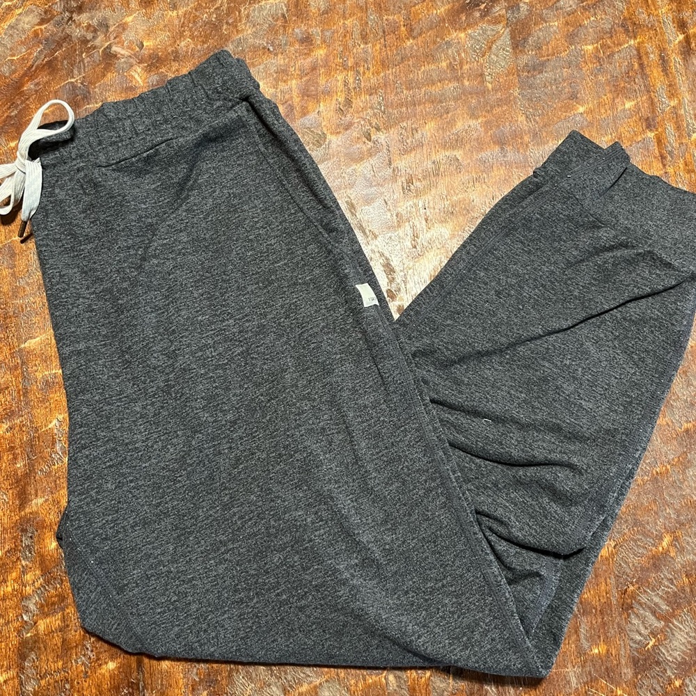 Women’s vuori crop Joggers